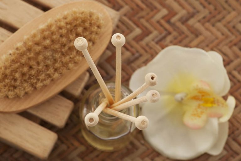 spa in f10 Islamabad - aroma therapy oils and other ingredients on floor